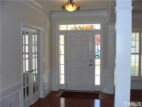 622 Aylestone Dr, Cary, NC 27519 photo 2