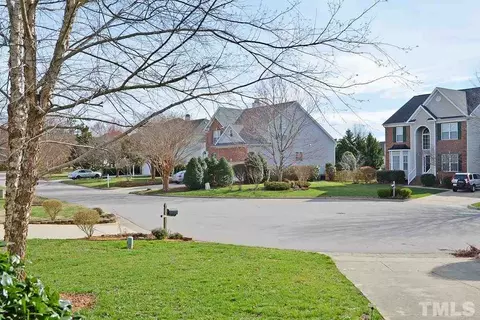 106 Keating Pl, Cary, NC 27518 photo 2