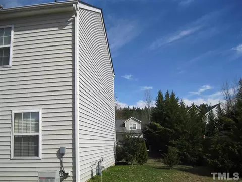 5 Kitty Hawk Ct, Durham, NC 27703 photo 4