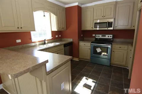 238 Ewing Dr, Selma, NC 27576 photo 9