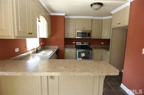 238 Ewing Dr, Selma, NC 27576 photo 8