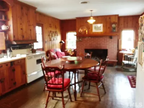 207 W Pine St W, Pine Level, NC 27568 photo 7