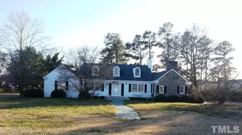 207 W Pine St W, Pine Level, NC 27568 photo 2