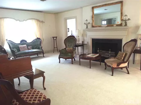 207 W Pine St W, Pine Level, NC 27568 photo 4