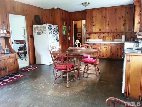 207 W Pine St W, Pine Level, NC 27568 photo 8