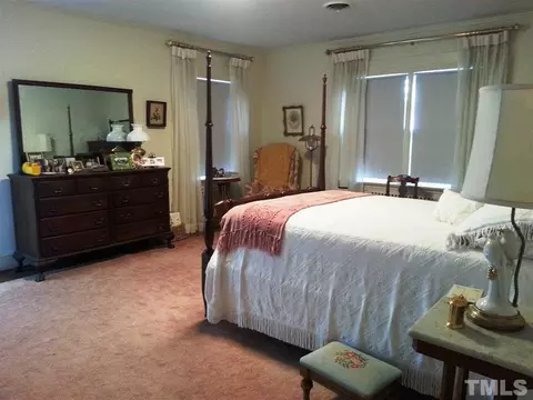 207 W Pine St W, Pine Level, NC 27568 photo 9