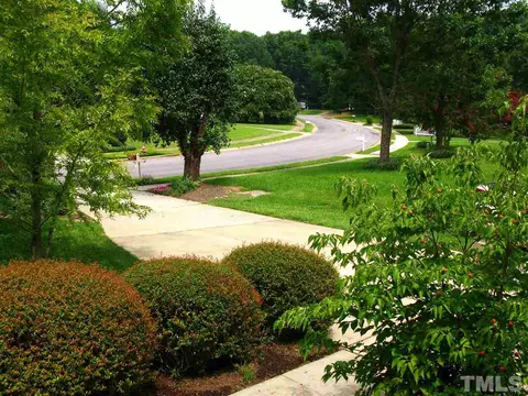 18 Southampton Pl, Durham, NC 27705 photo 3