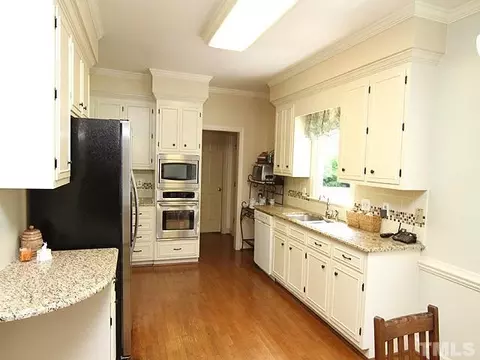 18 Southampton Pl, Durham, NC 27705 photo 11