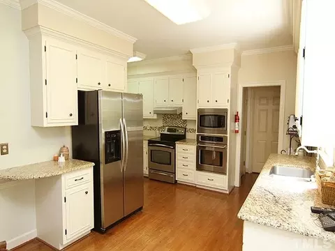 18 Southampton Pl, Durham, NC 27705 photo 10