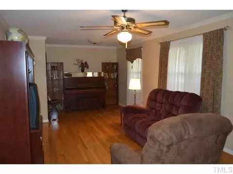 111 Castle Dr, Smithfield, NC 27577 photo 3