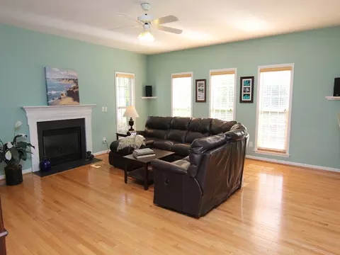 100 Sturdivant Rd, Durham, NC 27705 photo 8