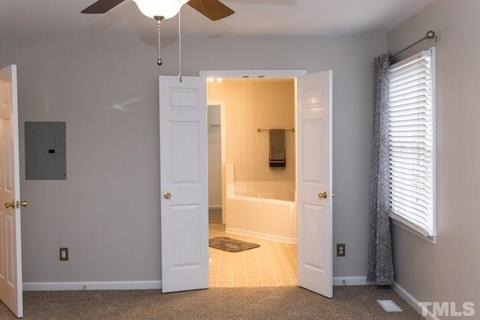 940 Amersham Ln, Wake Forest, NC 27587 photo 4