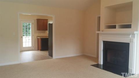 166 Fox Chase Ln, Smithfield, NC 27577 photo 6