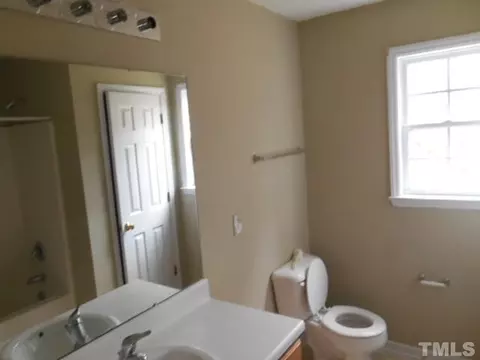 108 Thompson Dr, Selma, NC 27576 photo 8