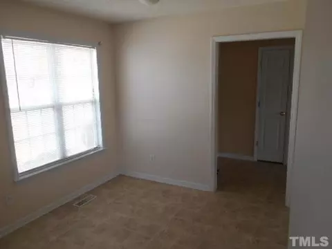 108 Thompson Dr, Selma, NC 27576 photo 4