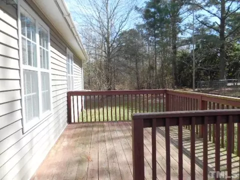 108 Thompson Dr, Selma, NC 27576 photo 3
