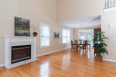 807 E Oak Dr, Durham, NC 27705 photo 5