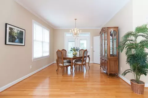807 E Oak Dr, Durham, NC 27705 photo 6