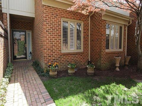 4 Innisfree Dr, Durham, NC 27707 photo 1