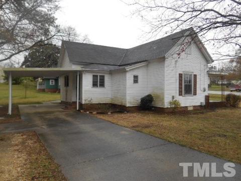 303 N 13th St, Erwin, NC 28339 photo 5