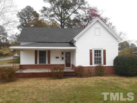 303 N 13th St, Erwin, NC 28339 photo 1
