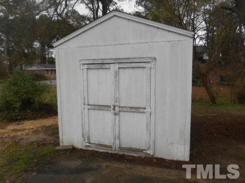 303 N 13th St, Erwin, NC 28339 photo 4