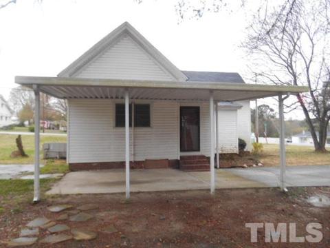 303 N 13th St, Erwin, NC 28339 photo 2