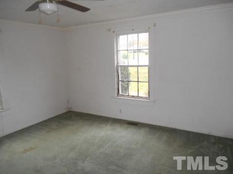 303 N 13th St, Erwin, NC 28339 photo 8