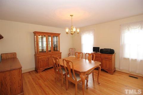 702 SW Maynard Rd, Cary, NC 27511 photo 4