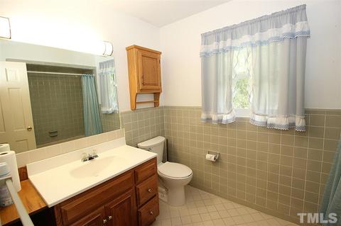702 SW Maynard Rd, Cary, NC 27511 photo 17