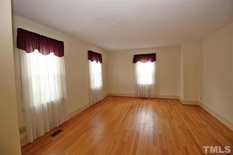 702 SW Maynard Rd, Cary, NC 27511 photo 5