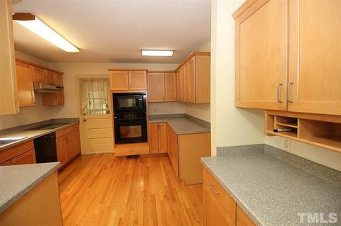 702 SW Maynard Rd, Cary, NC 27511 photo 9