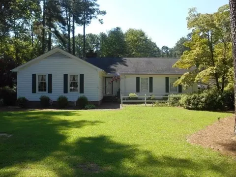104 Hampton Ct, Rocky Mount, NC 27803 photo 1