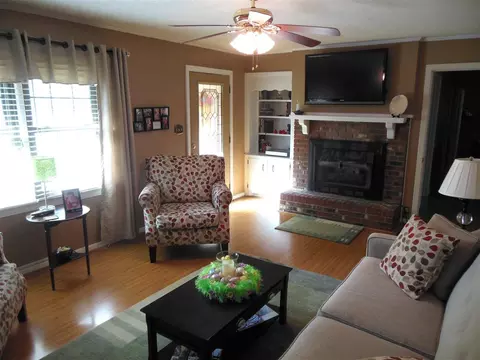 306 Forestview St, Ramseur, NC 27316 photo 2