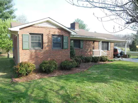 306 Forestview St, Ramseur, NC 27316 photo 1