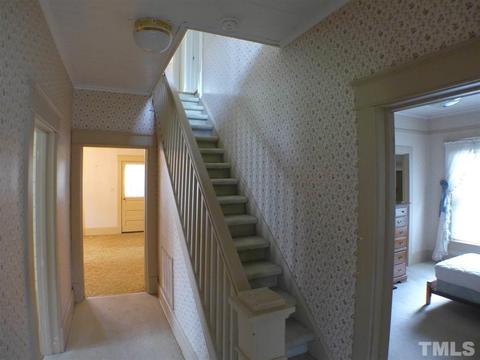 504 W Parrish Dr, Benson, NC 27504 photo 7