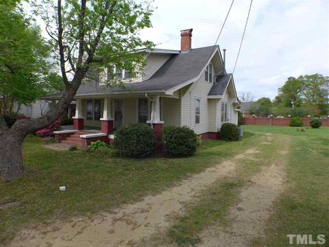 504 W Parrish Dr, Benson, NC 27504 photo 2