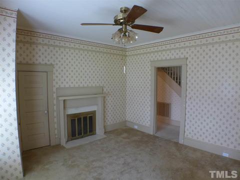 504 W Parrish Dr, Benson, NC 27504 photo 5