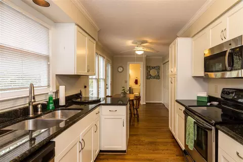 7 Fox Chase Ln, Durham, NC 27713 photo 6