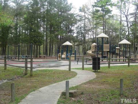 1633 Rowemont Dr, Durham, NC 27705 photo 8