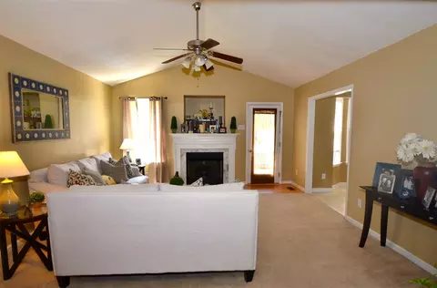 352 Tomahawk Dr, Clayton, NC 27520 photo 5