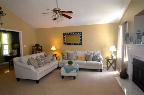 352 Tomahawk Dr, Clayton, NC 27520 photo 7