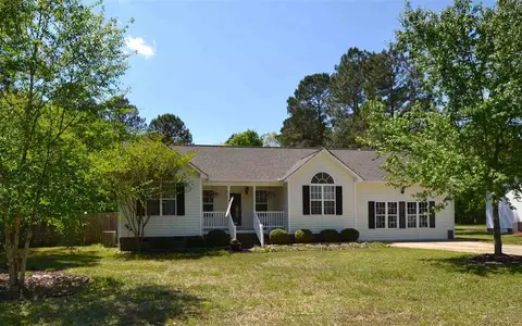 352 Tomahawk Dr, Clayton, NC 27520 photo 1