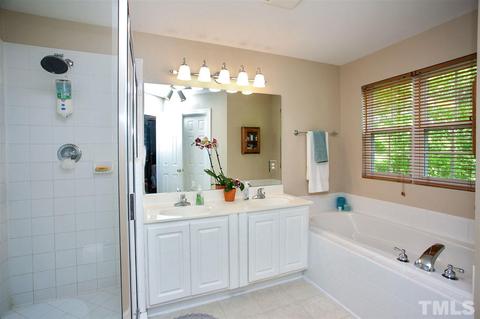 2011 Chedington Dr, Apex, NC 27502 photo 13
