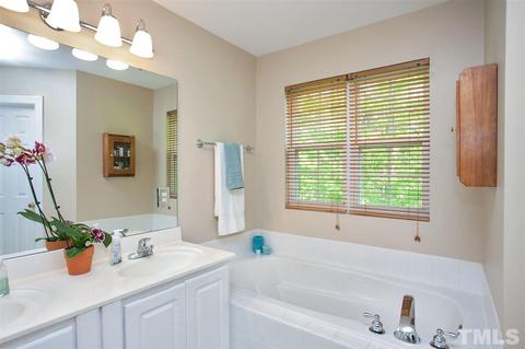 2011 Chedington Dr, Apex, NC 27502 photo 12