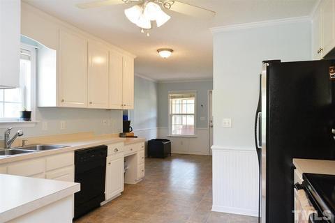 863 Sunrise Dr, Garner, NC 27529 photo 3