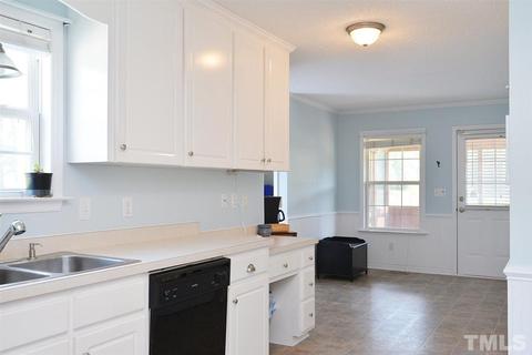 863 Sunrise Dr, Garner, NC 27529 photo 4