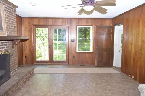 131 Castle Dr, Smithfield, NC 27577 photo 9
