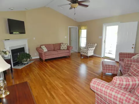 810 Ricon Pl, Durham, NC 27703 photo 2