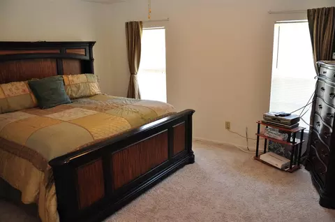 207 Long Crescent Dr, Durham, NC 27712 photo 12